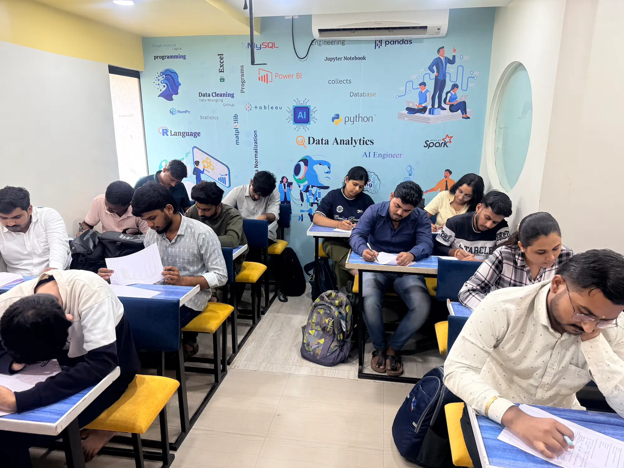CJC Pune Practical Computer Lab - Active Students Coding